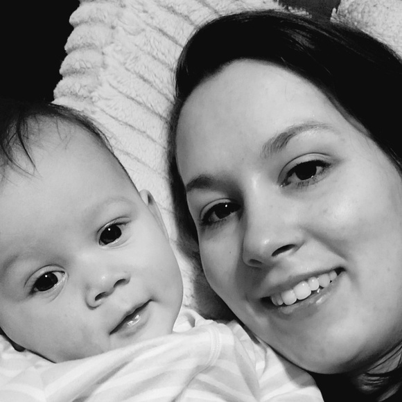 Meet your Posher, Amber - Picture 2 of 2